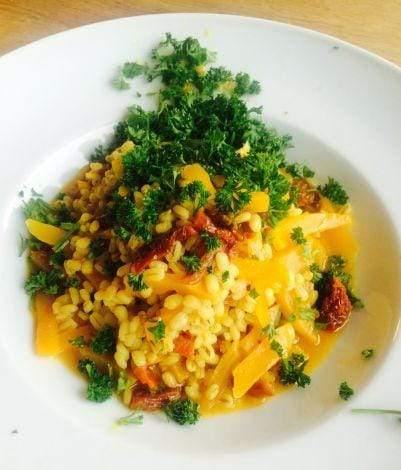 Moliūgai. Perlinių kruopų nauda. Vegan paella su moliūgais ir perlinėm kruopom..