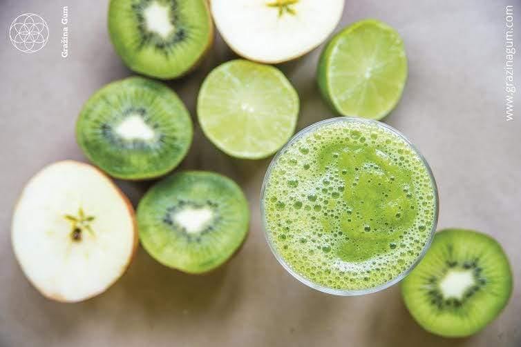 žalias kokteilis "Vitaminų įkrova".