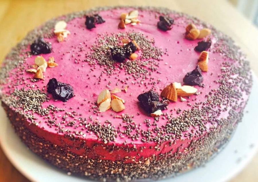 Firminis vyšnių/juodųjų serbentų tortukas.